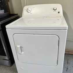 Kenmore Gas Dryer In White 