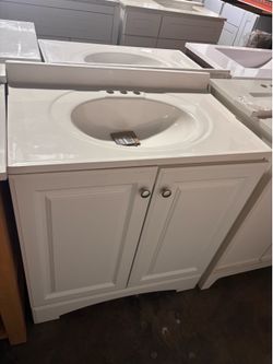 Bathroom vanity 31”