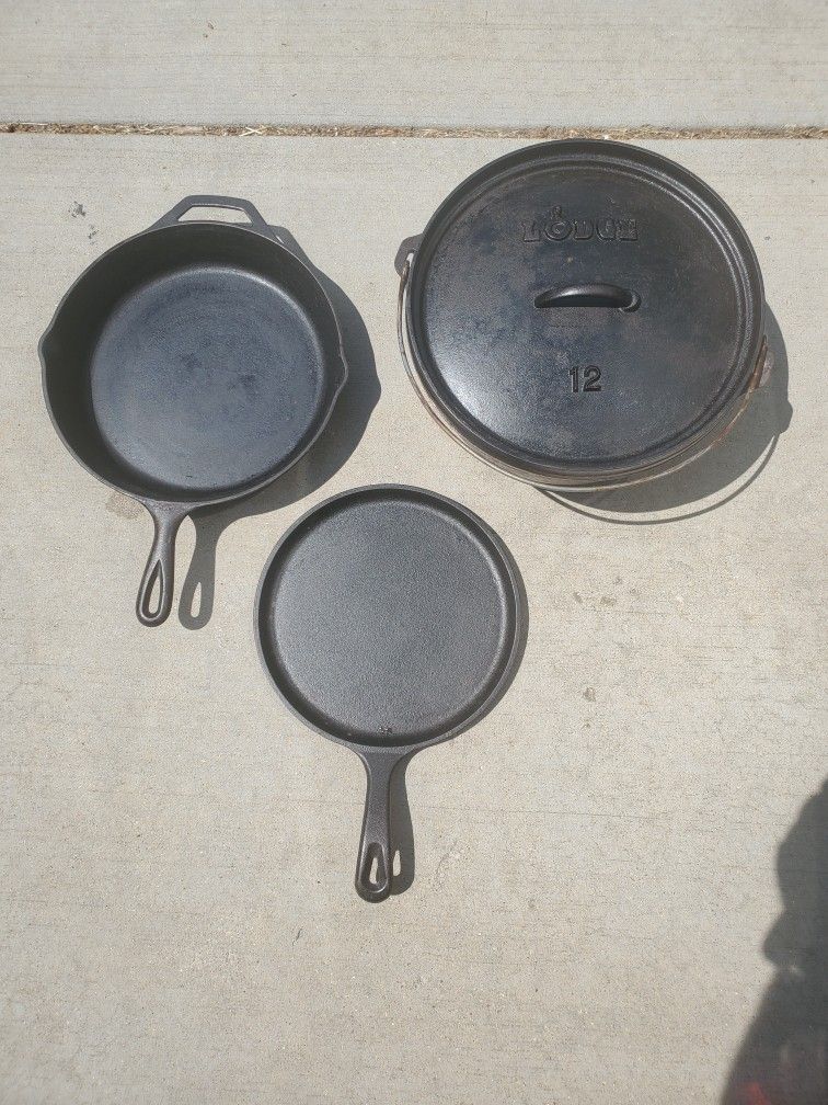 Set Of Lodge Cast Iron Cookware. 12q Dutch Oven