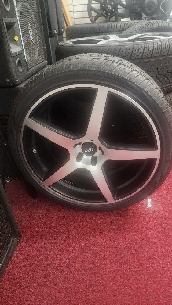 Cragar 22 Inch Rims And Excellent Tires