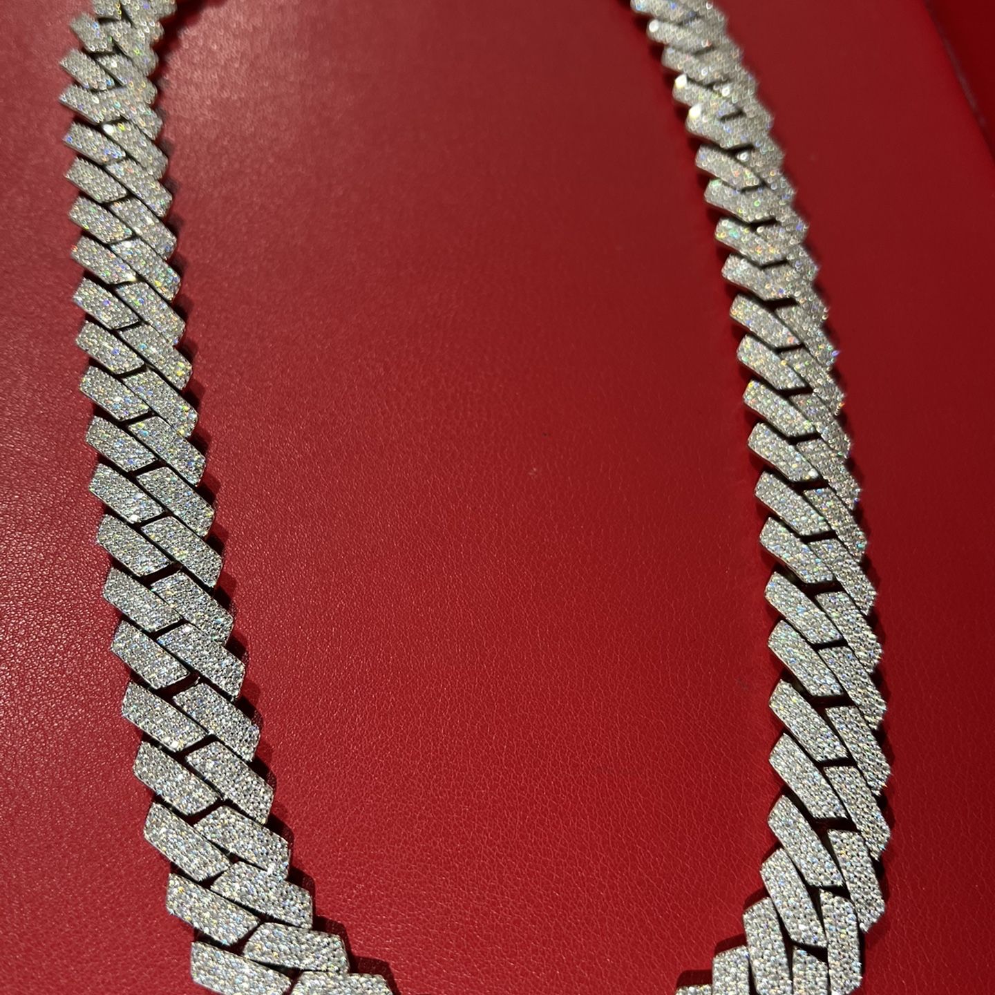 VVS1 Bust Down Iced Out Cuban Chain MOISSANITE 