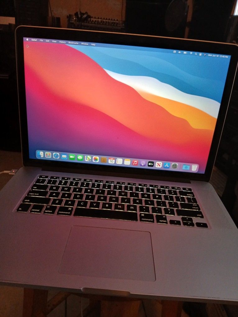 Apple MacBook Pro 15: 2.00 Ghz i7 Processor 8 Gb Ram 512gb Ssd 0s Big-sur Very Clean With Charger