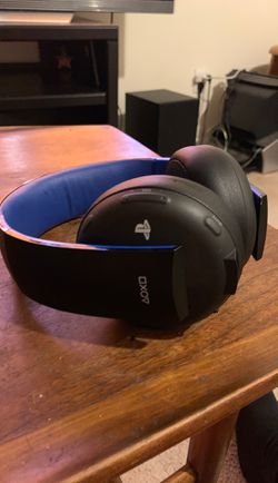 PlayStation gold wireless headset