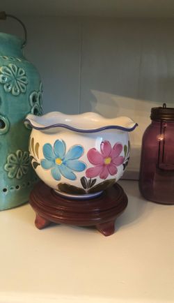 Candy/keyholder/painted vase $7