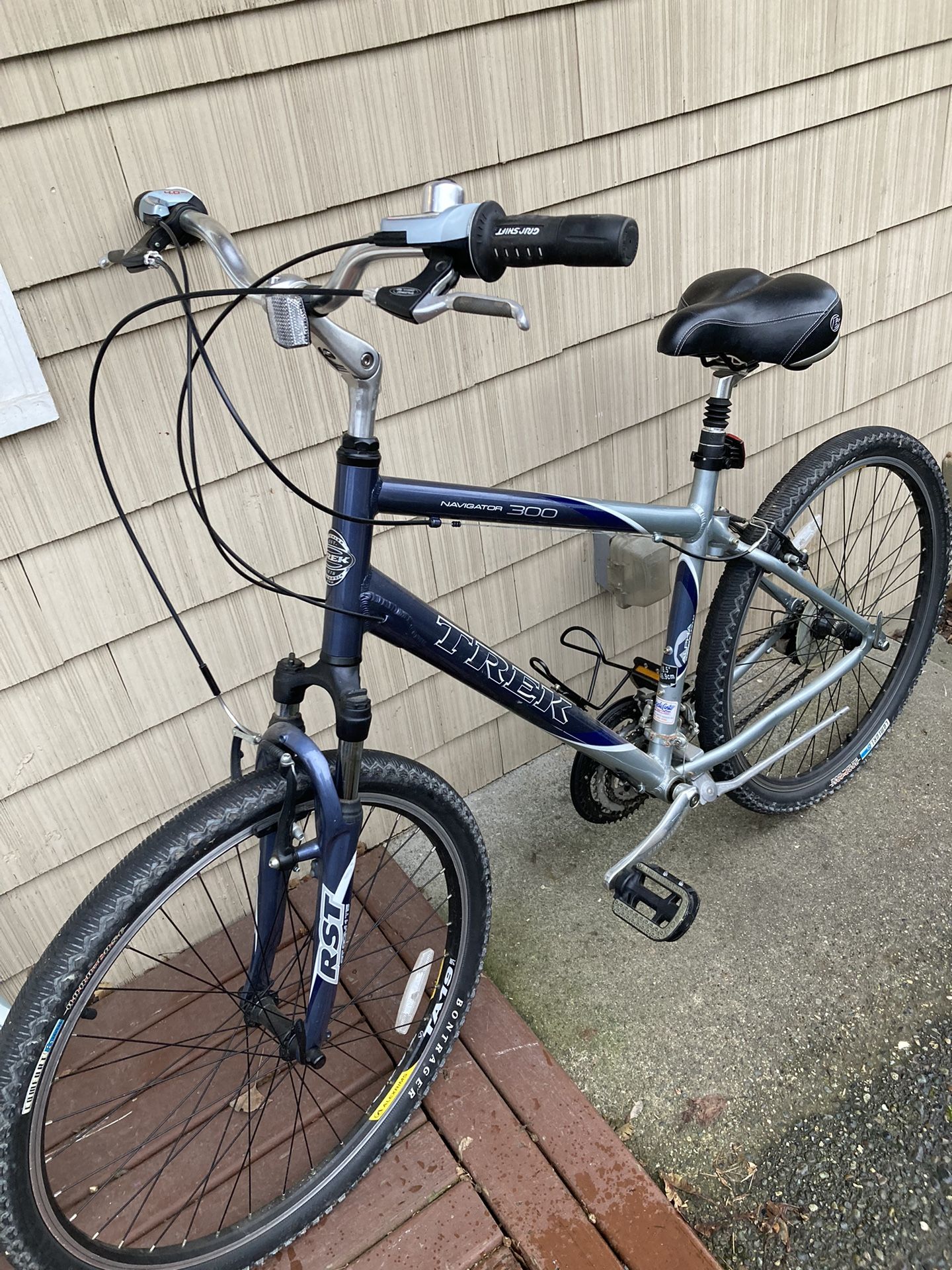 Trek Mens Bike And Indoor Trainer