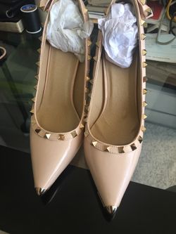 Color nude high heel