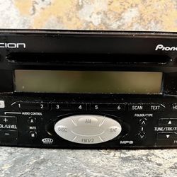  Stock audio system for 2004-2006 Scion  Features- AM/FM Radio/CD Player/MP3/Satellite Radio
