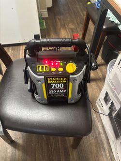 Stanley 700 amp portable jump starter