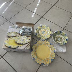 Dinnerware set