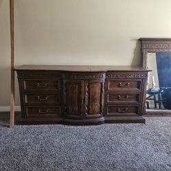 Furniture With Attachable Mirror 