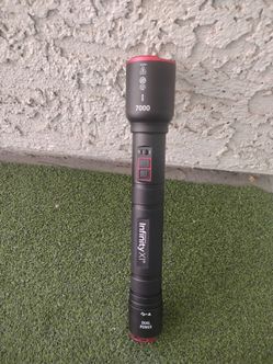 Infinity rechargeable 7000 lumes flashlight spot and flood