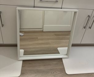 Square mirror