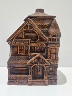 Handmade Vintage Treasure Craft Victorian House Cookie jar or Base. Original Sticker. 1970’s.