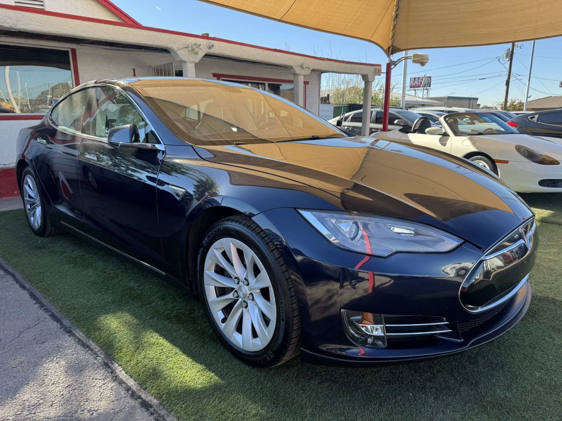 2013 Tesla Model S Base 4dr Liftback (85 kWh) Price $12,000 Mileage 92,400