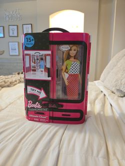 BARBIE FASHIONISTA ULTIMATE CLOSET