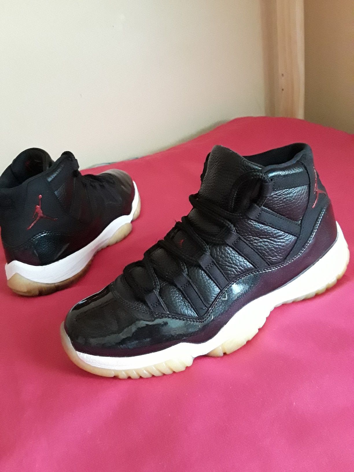 Nike Air Jordan 11 Retro 72-10 Black Bred Size 9.5