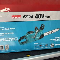 MAKITA XGT 18 in. 40V max Brushless Electric Cordless Battery Chainsaw Kit (5.0Ah)