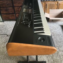 88 Key Korg Kronos 2 (with case)