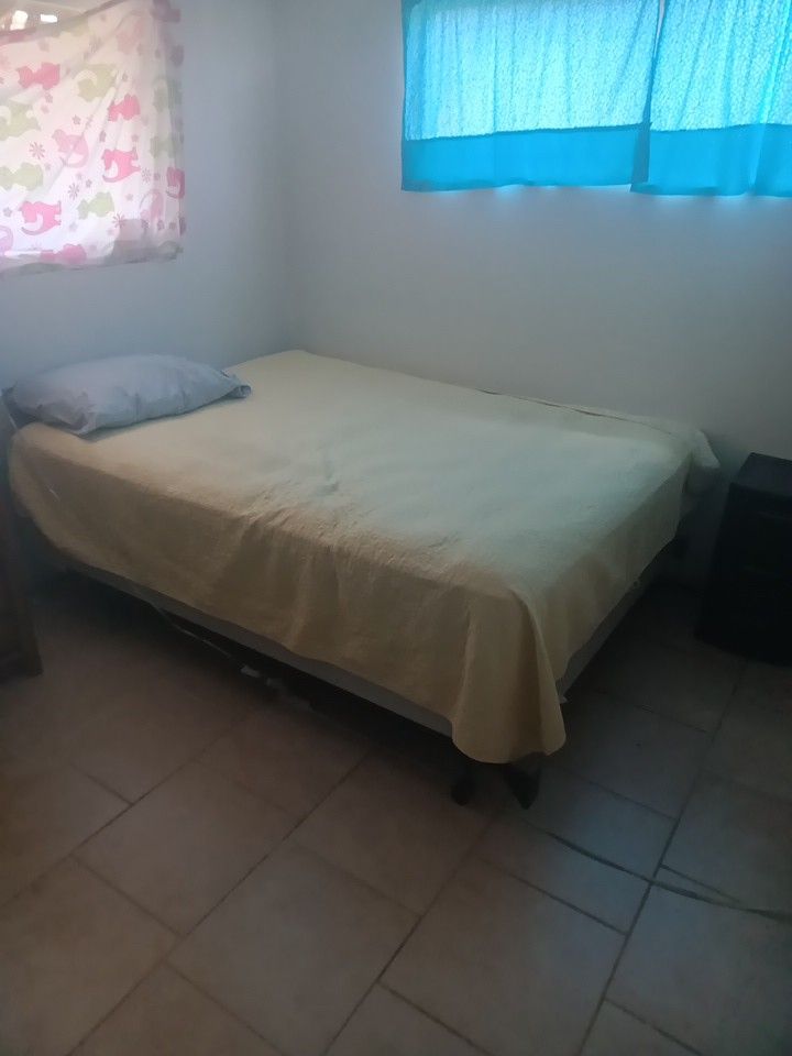 Oueen Size Bed Frame And Mattress And Bos Spring