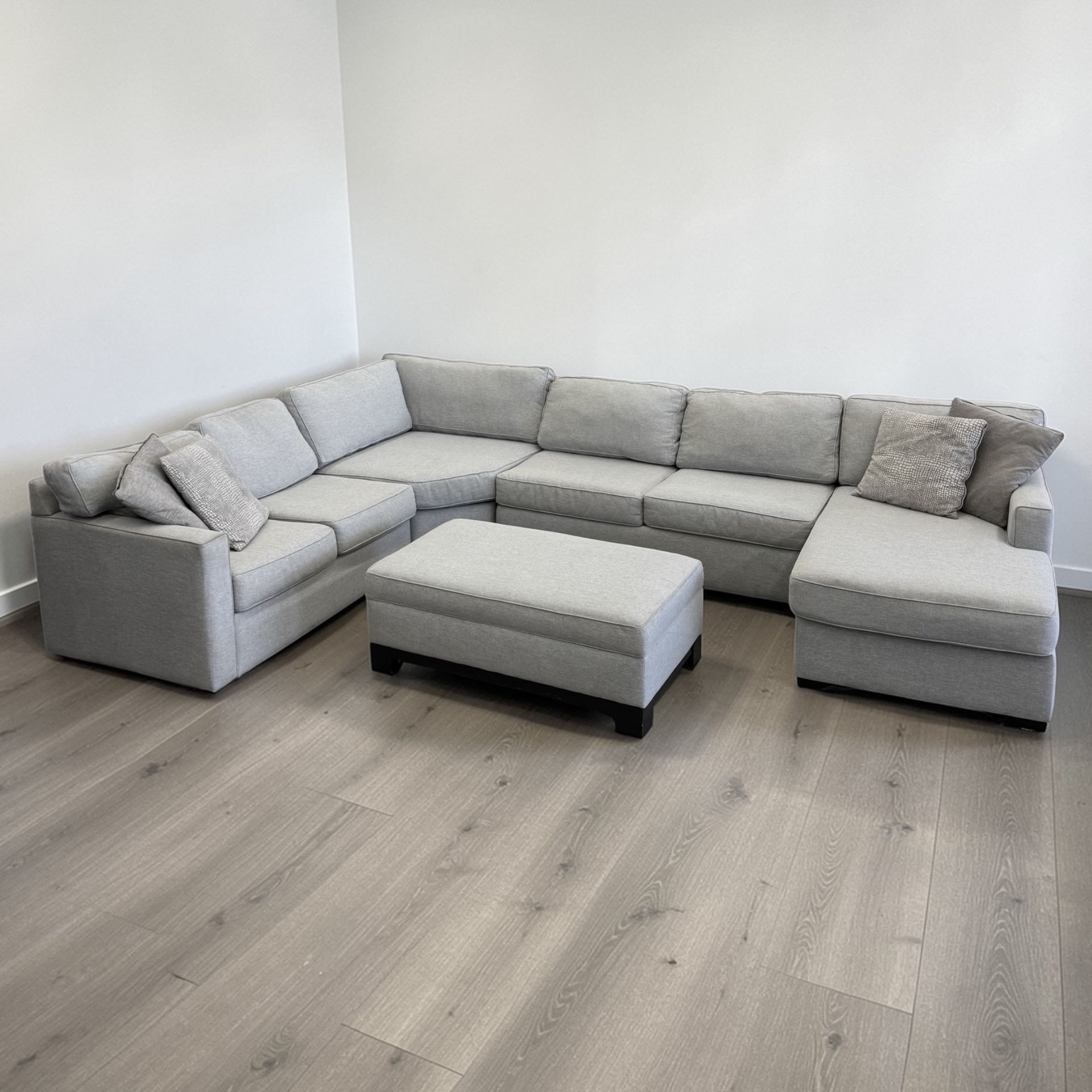 HUGE LIGHT GREY SECTIONAL ( LIVING SPACES )