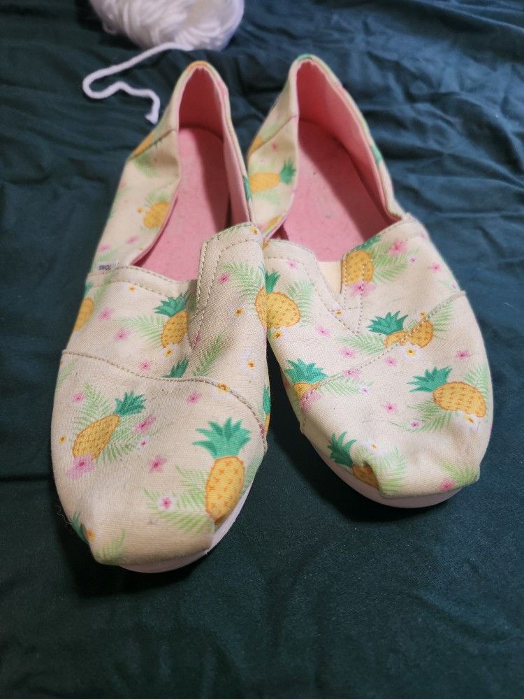 Womens Pineapple Toms