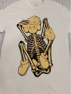 Kaws Tshirt Medium