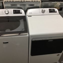 Like New Maytag Washer And Dryer set 