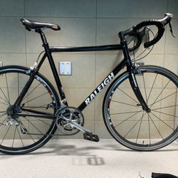 58cm Raleigh Kinesis Road Bike 