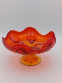 Beautiful 1960s Viking Persimmon Epic 6-Petal Compote/ Bowl