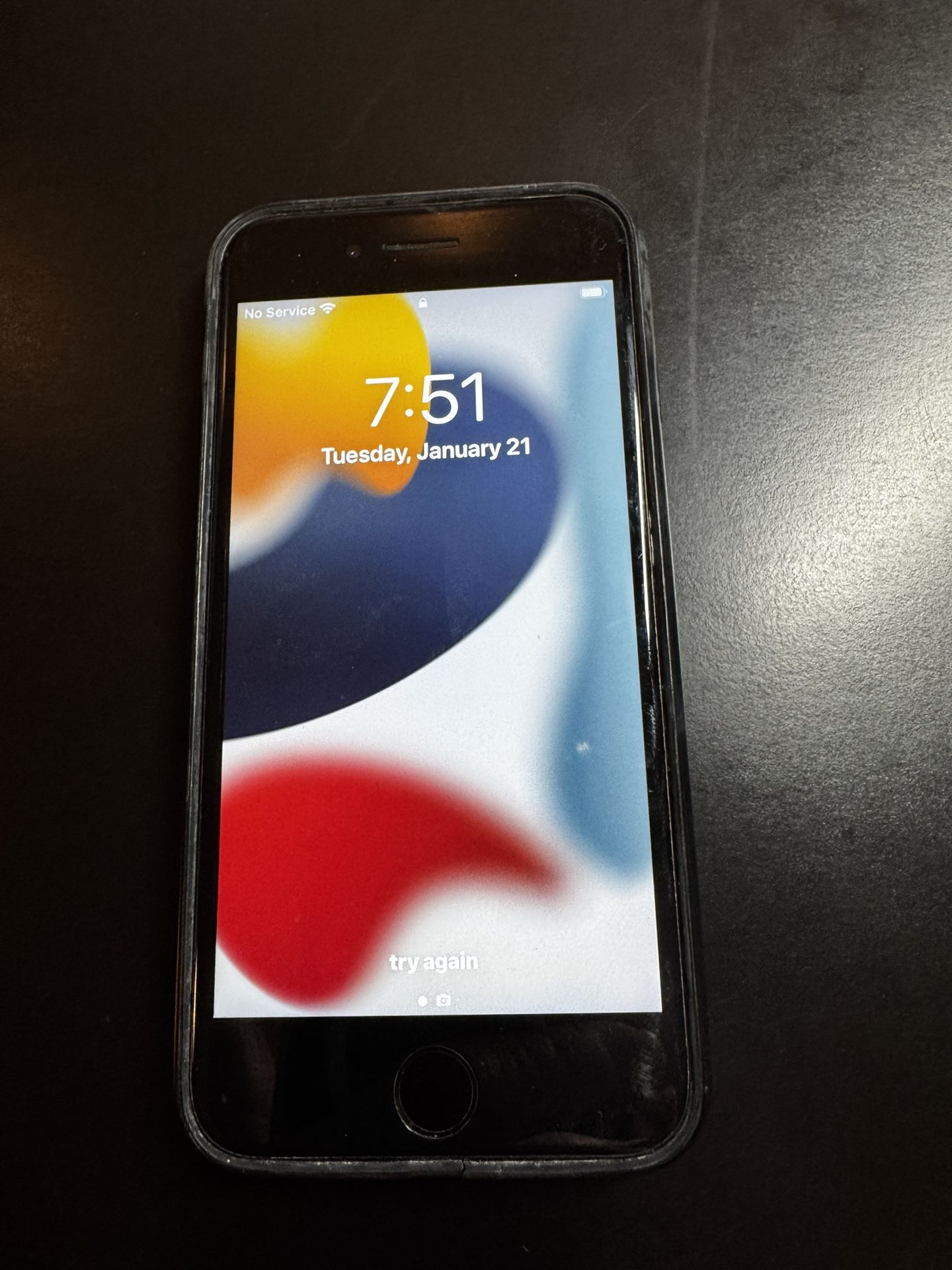 iPhone 7 Looks and Works Good.