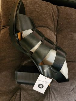 Universal Thread Black Strappy Block Heel Sandals Size 12