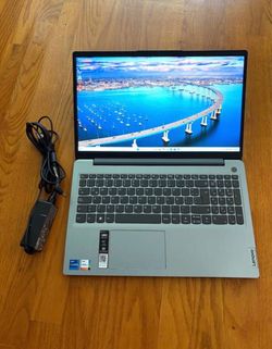 15.6 inches Lenovo iDeapad 15IAU7 Laptop Win11 i7 1255U 10-Cores @1.7Ghz Nvme 256Gb 16Gb Microsoft Office