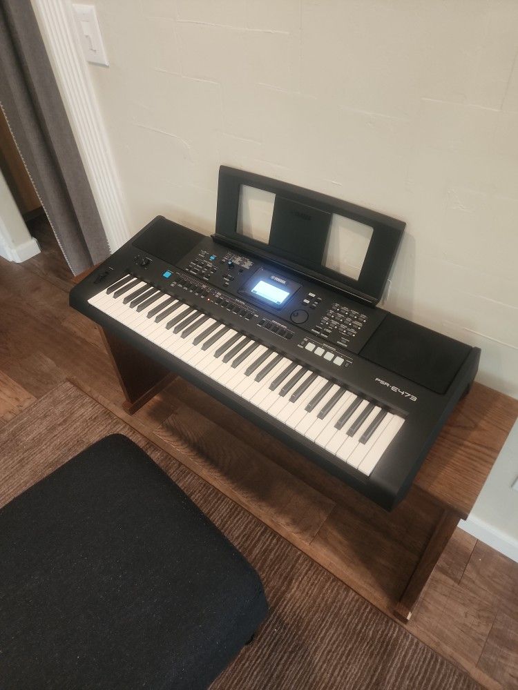 Yamaha PSR-E473 Keyboard