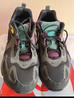 Nike Air Max 200 black trainers. Size US 10