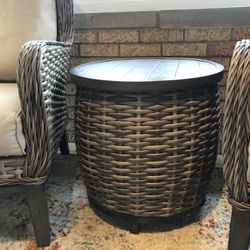 Hampton bay Resin Set