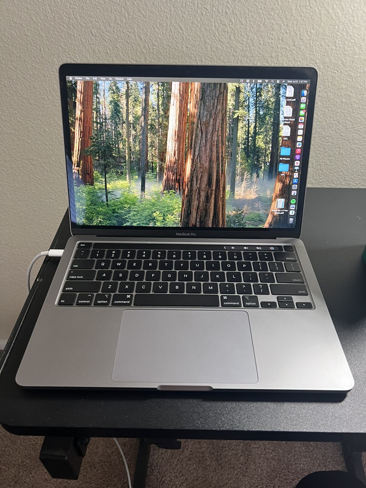 Used MacBook Pro Retina 13-inch (2020) - Core i5 - 16GB - SSD 512GB