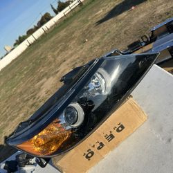Kia Sorento Passenger Headlight 11-13