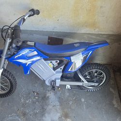 ELECTRIC DIRT BIKE 24 V LIKE NEW $ 150**** 14 MPH