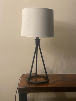 Minimalist Black Metal Tripod Table Lamp H24”