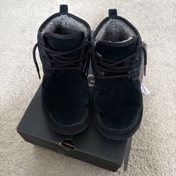 UGG Nuemel 