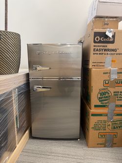 Frigidaire Retro Mini Fridge with Freezer