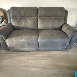 Reclining Loveseat 