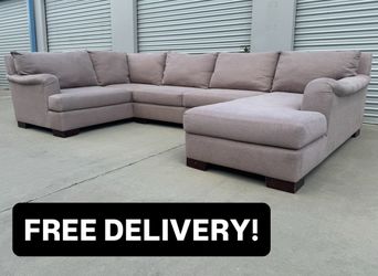 FREE DELIVERY || Mathis Furniture 3Pc U Shaped Sectional