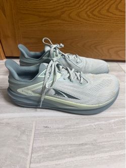 Altra Women's Torin 8 GTX running shoes- pastel teal size 11