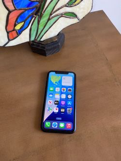 iPhone XR ( Unlocked) 64gb black color