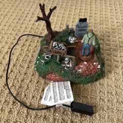 Lemax Spooky Town Igor The Grave Digger Battery Operated # 44734