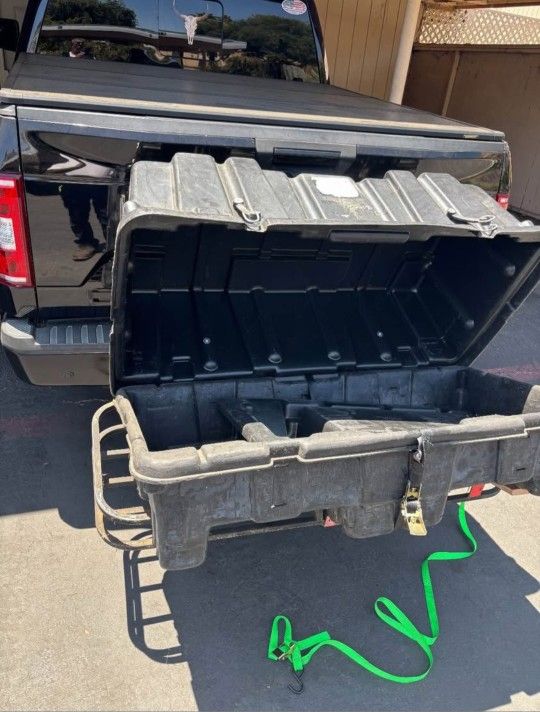 CARGO HITCH BOX CARRIER