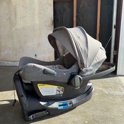 Nuna Pipa Lite RX with extra cushion and Uppababy Adapter.