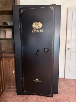 Sun Welding Mustang Gun Safe