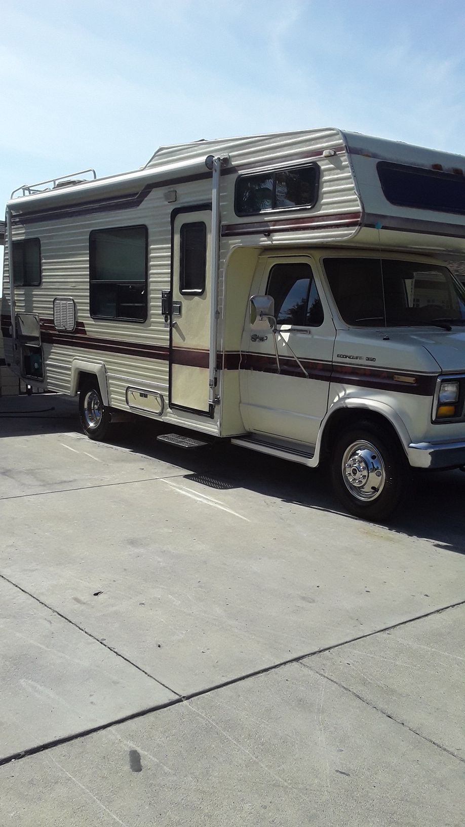 Selling my one owner 1991 Econo 24 foot Class C RV with low mileage